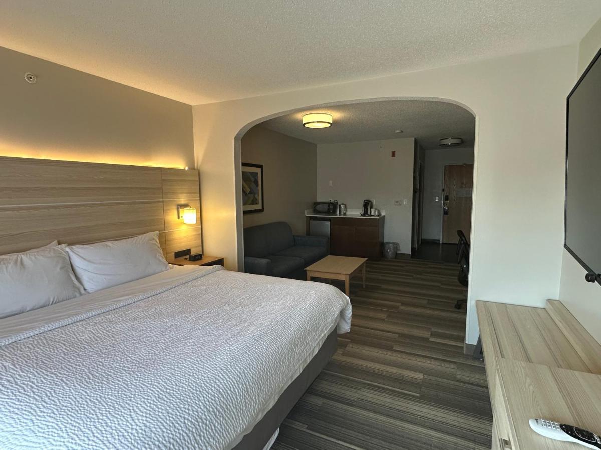 Holiday Inn Express Hotel & Suites Chesterfield - Selfridge Area By Ihg Kültér fotó